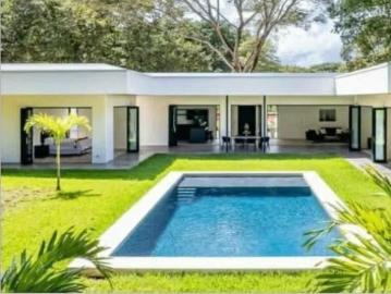 Lote de 1000m2 con casa y piscina propia en hacienda santa domenica | 3 recámaras por 155000.00 en Hurtado