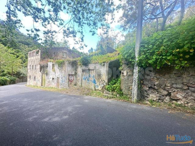 Lote de 3066 com moradia em ruina na Vila de Sintra | 25063963009