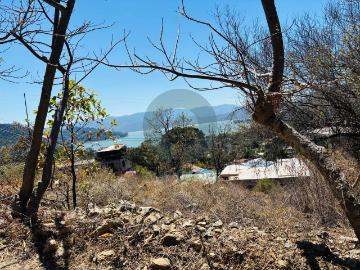 Lote de 400m en Valle de Bravo con vista al lago | San Gaspar