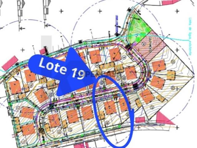 Lote de 863 m2 com implantação de 225 m2 e ABC 295 m2 Romeira Santarém