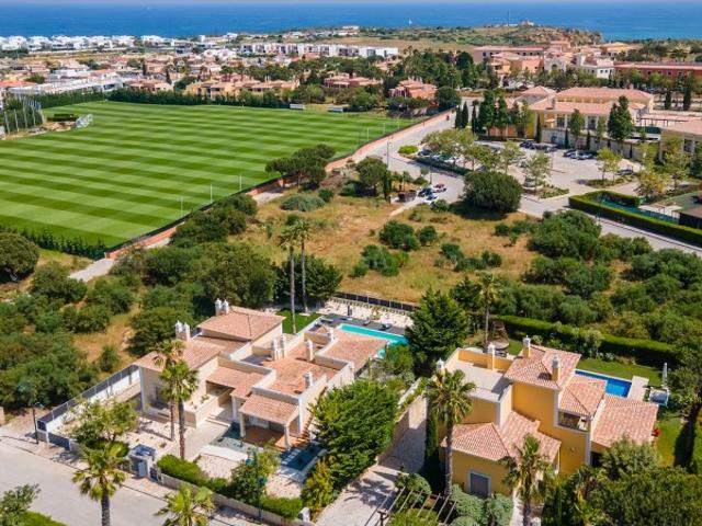 Lote Exclusivo a 400m da praia Lagos