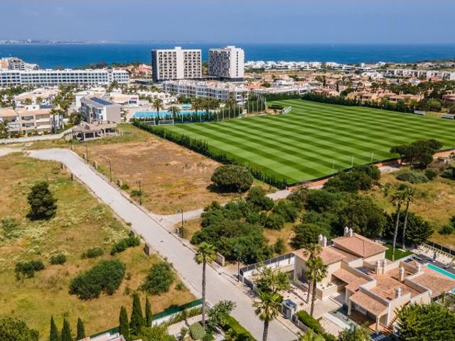 Lote Exclusivo a 400m da praia Lagos