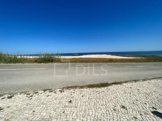 Lote exclusivo em primeira linha de mar com projeto aprovado em Santa Cruz