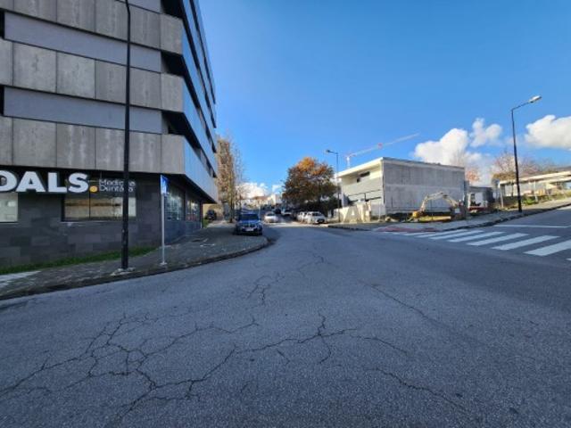 Lote em Vila Real com Projeto Aprovado para Moradia T4