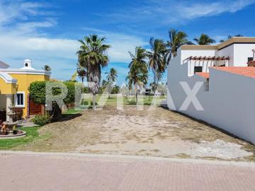 Lote en Estrella de Mar con vista al mar y acceso directo al golf