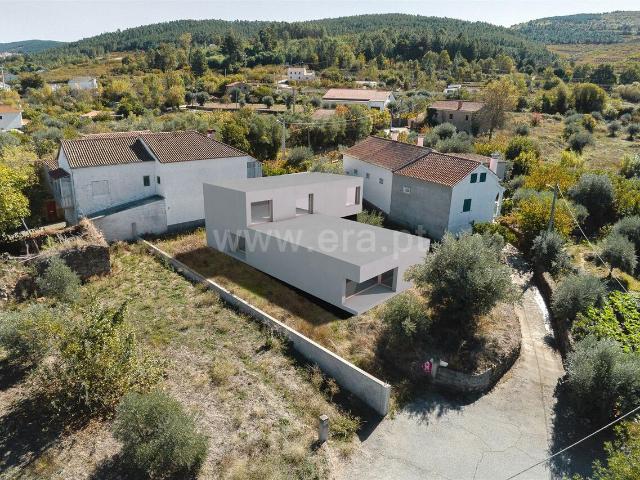 Lote / Fundão, Donas