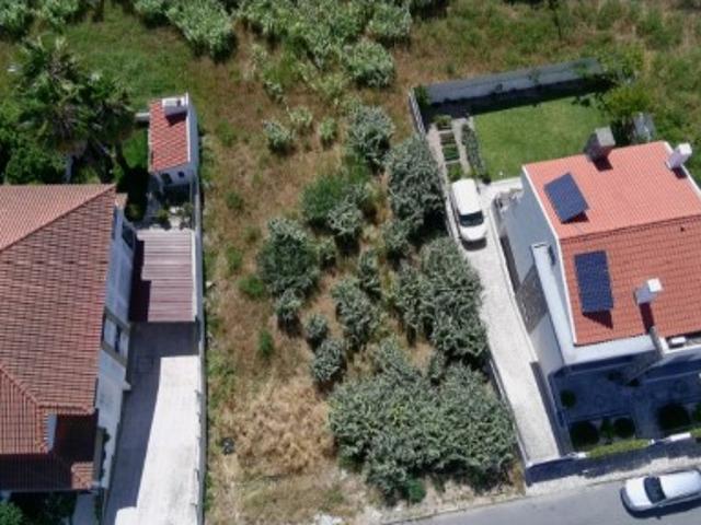 Lote para construção de moradia em zona nobre de Almada