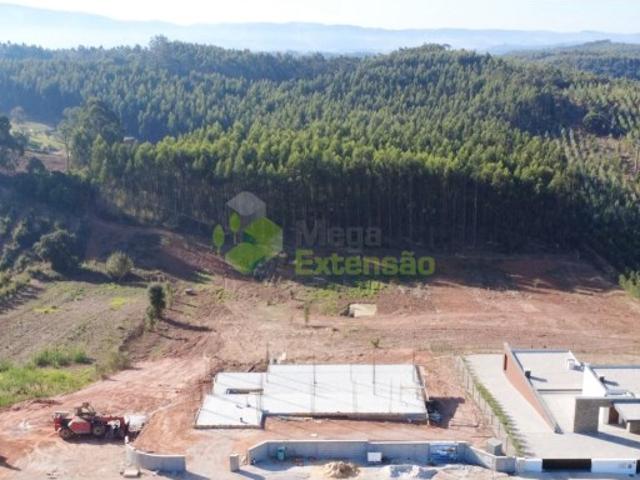 Lote para Construção de moradia no Centro do Cadaval, com 908 mts