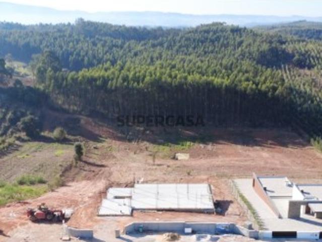 Lote para Construção de moradia no Centro do Cadaval, com 908 mts