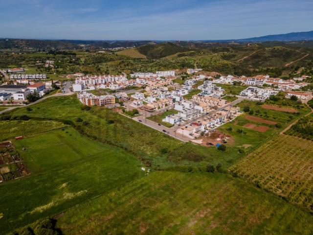 Lote para construção de moradia unifamiliar