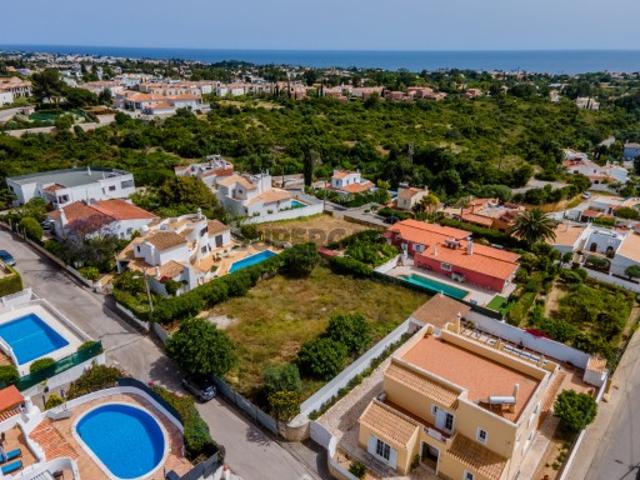 Lote para construção de moradia unifamiliar com vista mar