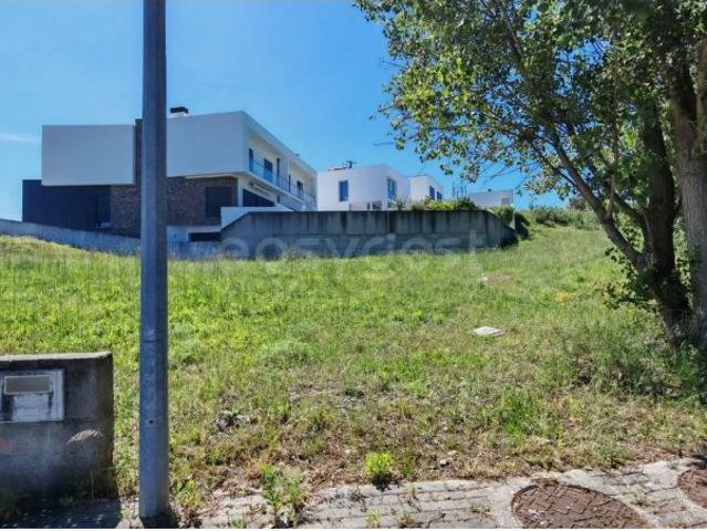 Lote para construção de moradia unifamiliar em zona calma