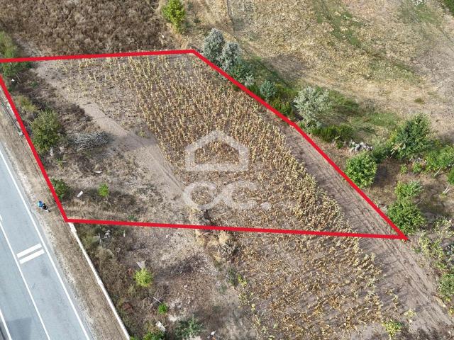 Lote para construção de uma moradia unifamiliar junto a Estrada Nacional perto da ragem Rabagão, Montalegre