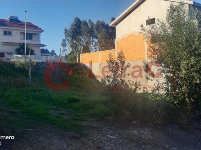Lote para Moradia 3 Frentes, com acesso por duas ruas, frente e traseiras