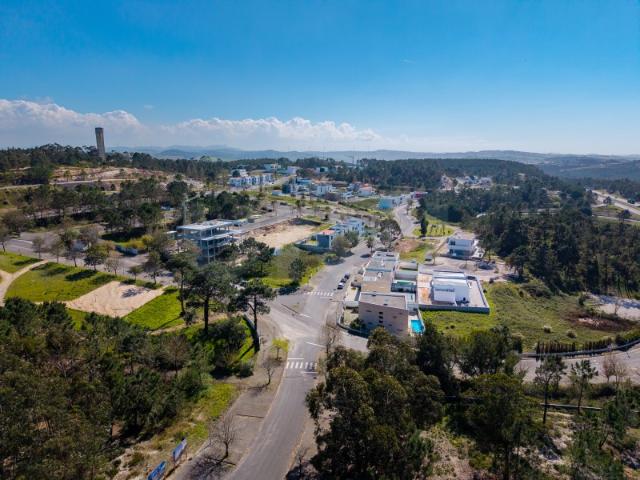 Lote para venda na Urbanização Portela da Villa, Torres Vedras