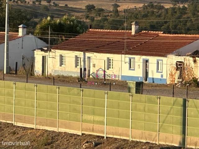 lote terreno misto com 875m2, com 2 Moradias trreas