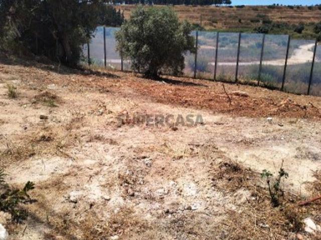 Lote Terreno Para Construção Com 332 m² com Projeto para Moradia T3 muito Próximo a Lisboa