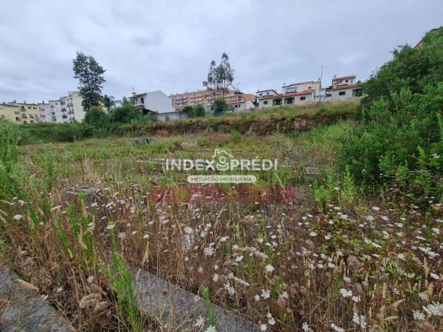 Lote Terreno Urbano para Moradias Isolada Águeda