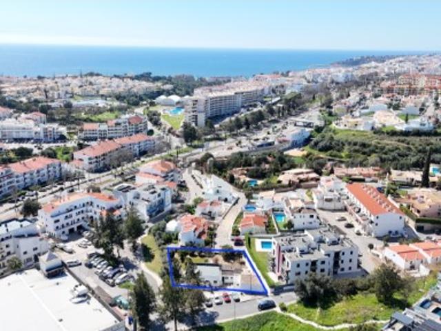 Lote urbano com moradia existente e viabilidade de construção