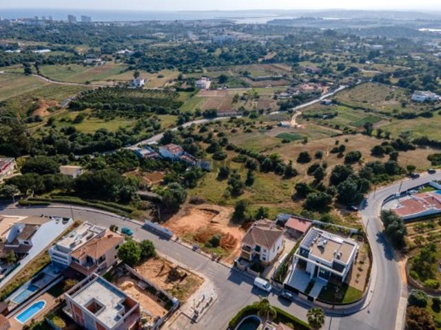 Lote Urbano com Projecto aprovado