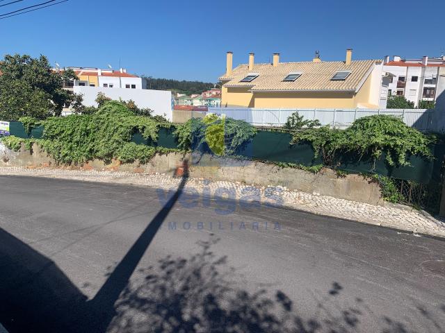 Lote urbano no Cacém