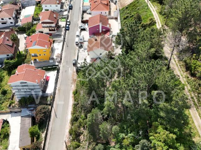 Lote Urbano no Centro da Venda do Pinheiro para Moradia com 2 Pisos e Garagem