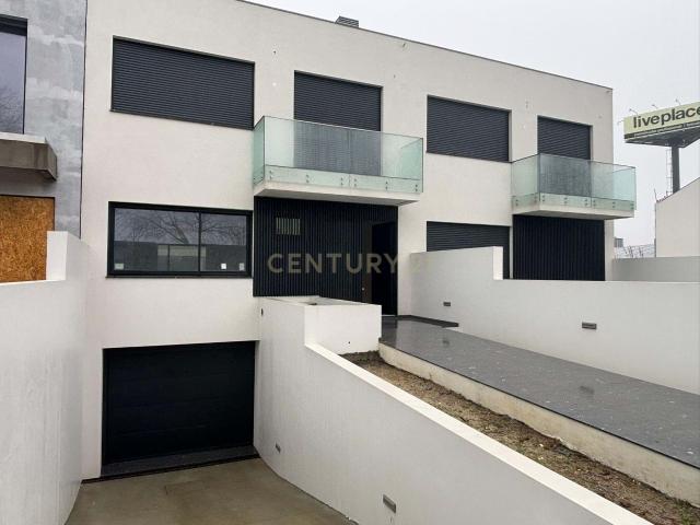 Lote 1 junto à Rua Oriental e A28, para construção de moradia