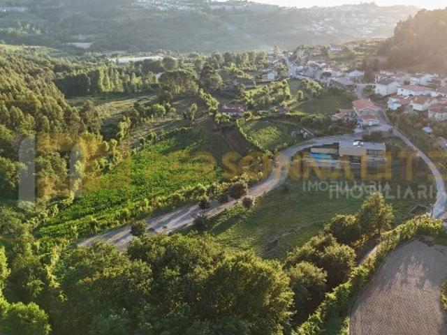 Lote 2045m2 p/ construção Guimarães