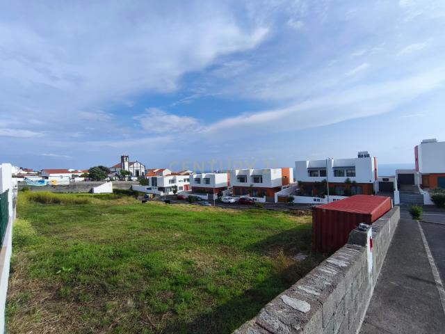 Loteamento em Relva, Ponta Delgada 273m² com Projeto Aprovado e possibilidade construção chave na mão
