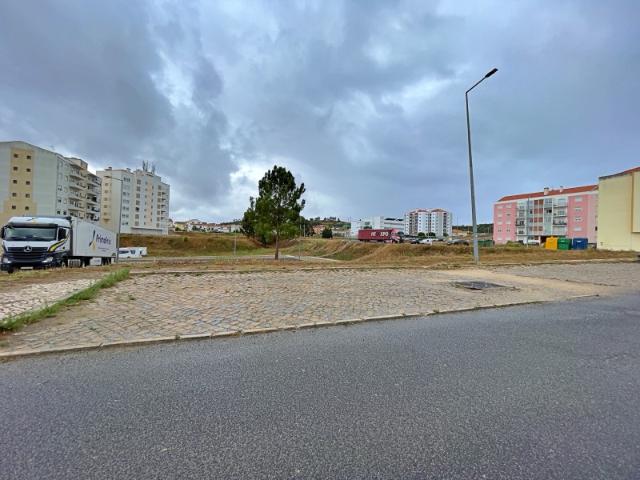Lotes de terreno junto a Torres Vedras
