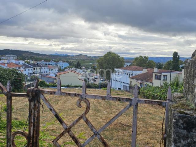 Lotes para construção no centro de Murça – 3 lotes disponíveis!