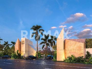 Lotes residenciales en área semi urbanizada en Conkal