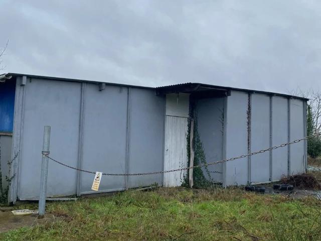 LOUVIGNE PROCHE LAVAL ENTREPOT DE STOCKAGE DE 70 M2 AU SOL SUR U