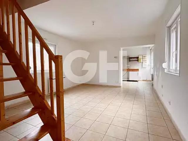 Louvroil 59720 Location appartement 3 pièces t3 au dernier étage parking
