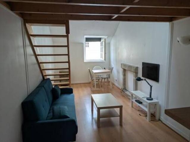 Loue appartement meublé en plein centre ville