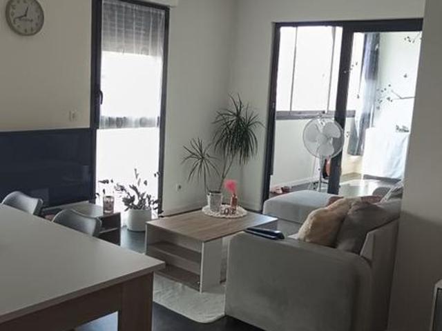 LOUE APPARTEMENT T3 de 76 m² au centre du village de BEAUMONT LOUESTAULT