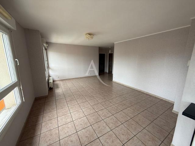Loue Bourg centre appartement T2 lumineux, garage,cave