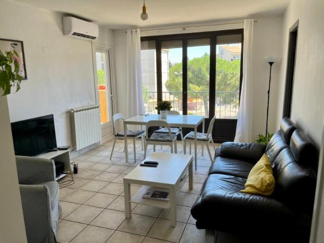 Loue chambre dans un appart. meublé en colocation
