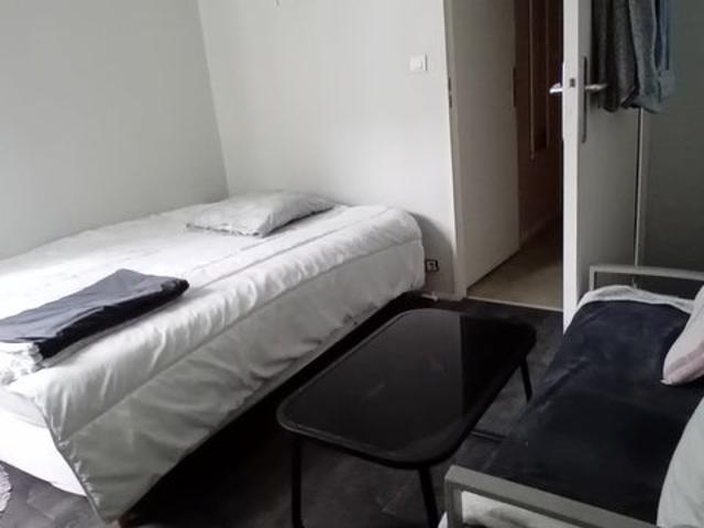 Loue chambre dans bel appartement