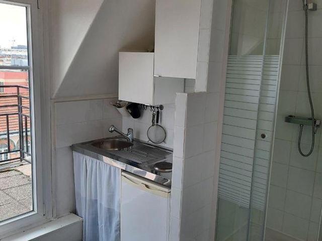 Loue studette Paris 11