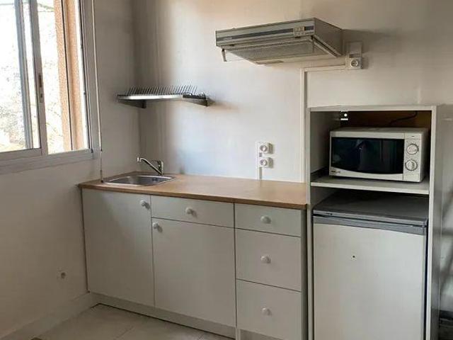 Loue Studio meublé 19m² mezzanine St Michel/Busca
