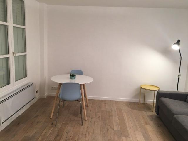 Loue studio meublé 20m2 Arts et Métiers