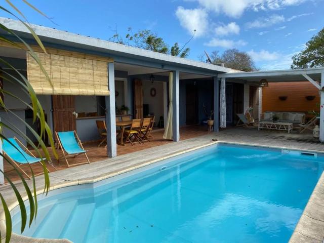 Loue Villa T5 meublée, Piscine, Vue Mer, Le Robert