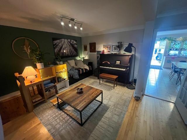 LOUÉ 7 1/2 RDC avec sous sol, cour privée et stationnement