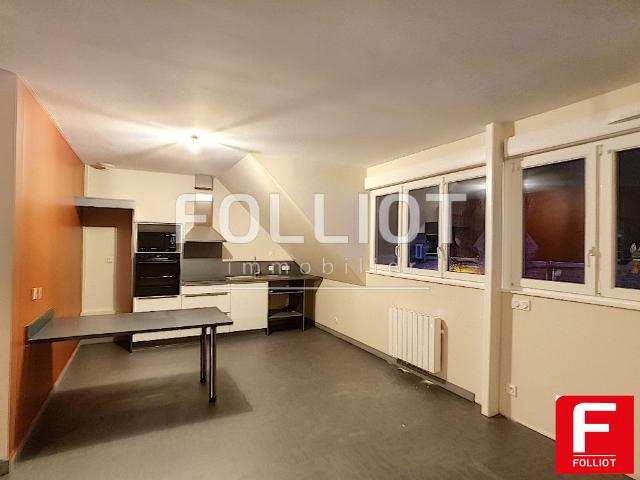 LOUER A 10 min de VIRE, SOMPTUEUX T3 de 73 m²