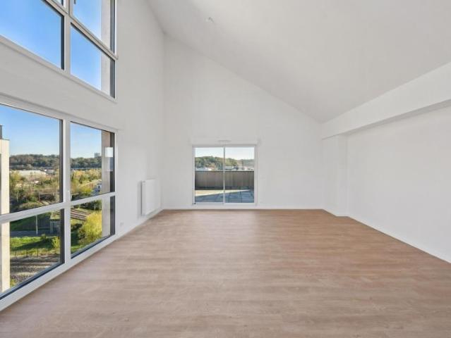 Louer appartement 5 pièces de 162 m²