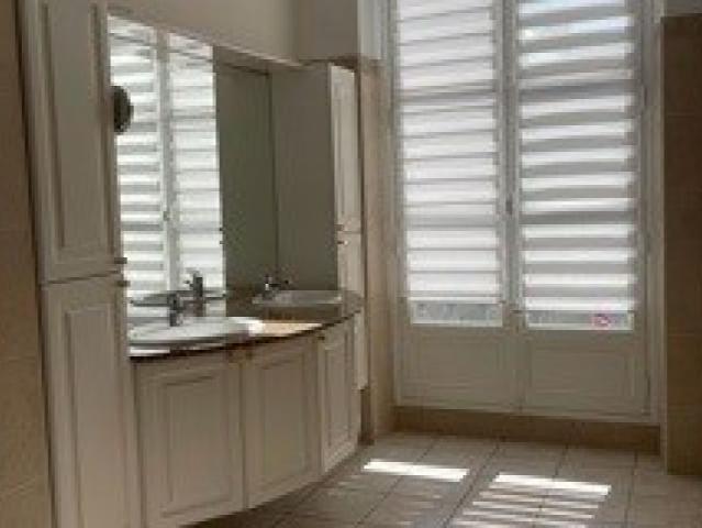 Louer appartement 5 pièces de 177 m²