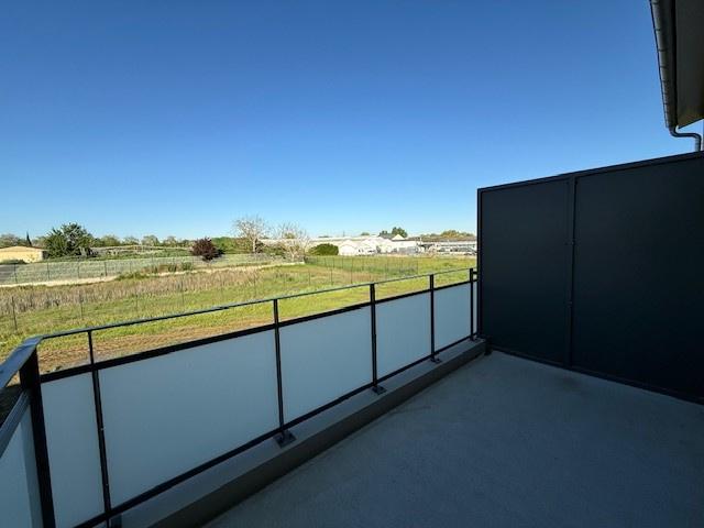 LOUER APPARTEMENT T2 EN COPROPRIÉTÉ AVEC BALCON ET PARKING SAINT JORY 31790