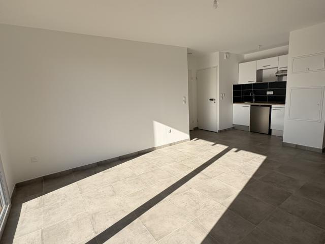 LOUER APPARTEMENT T2 NEUF EN COPROPRIÉTÉ AVEC BALCON ET PARKING LABARTHE SUR LÈZE 31860