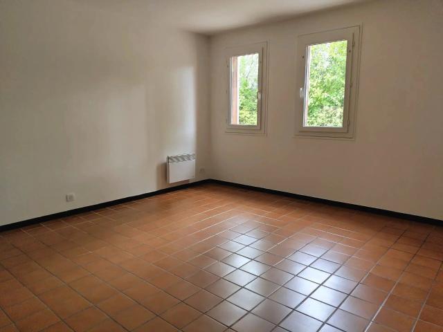 Louer appartement de 1 pièce 29 m² 360 € à Lavelanet 09300: une annonce Arthurimmo.com